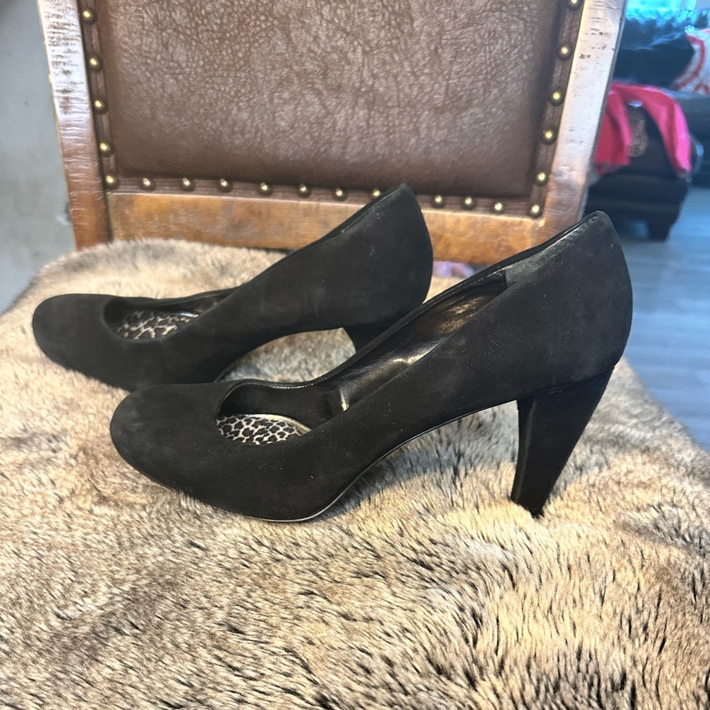 Ann Taylor Loft Suede/ Leather Black Heels, size 7.5 - Picture 2 of 9